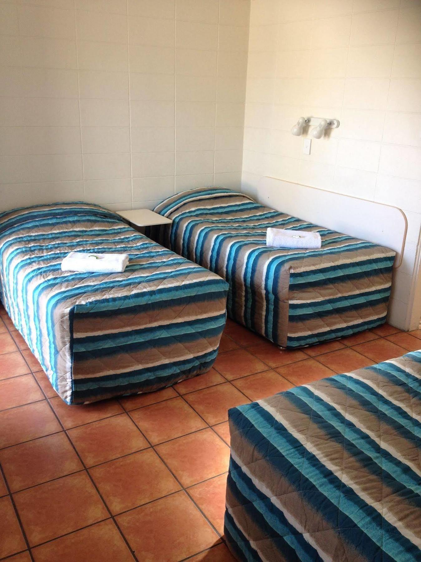 גולד קוסט Sunburst Motel מראה חיצוני תמונה