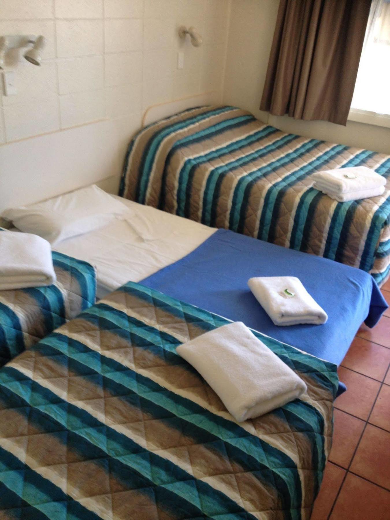 גולד קוסט Sunburst Motel מראה חיצוני תמונה