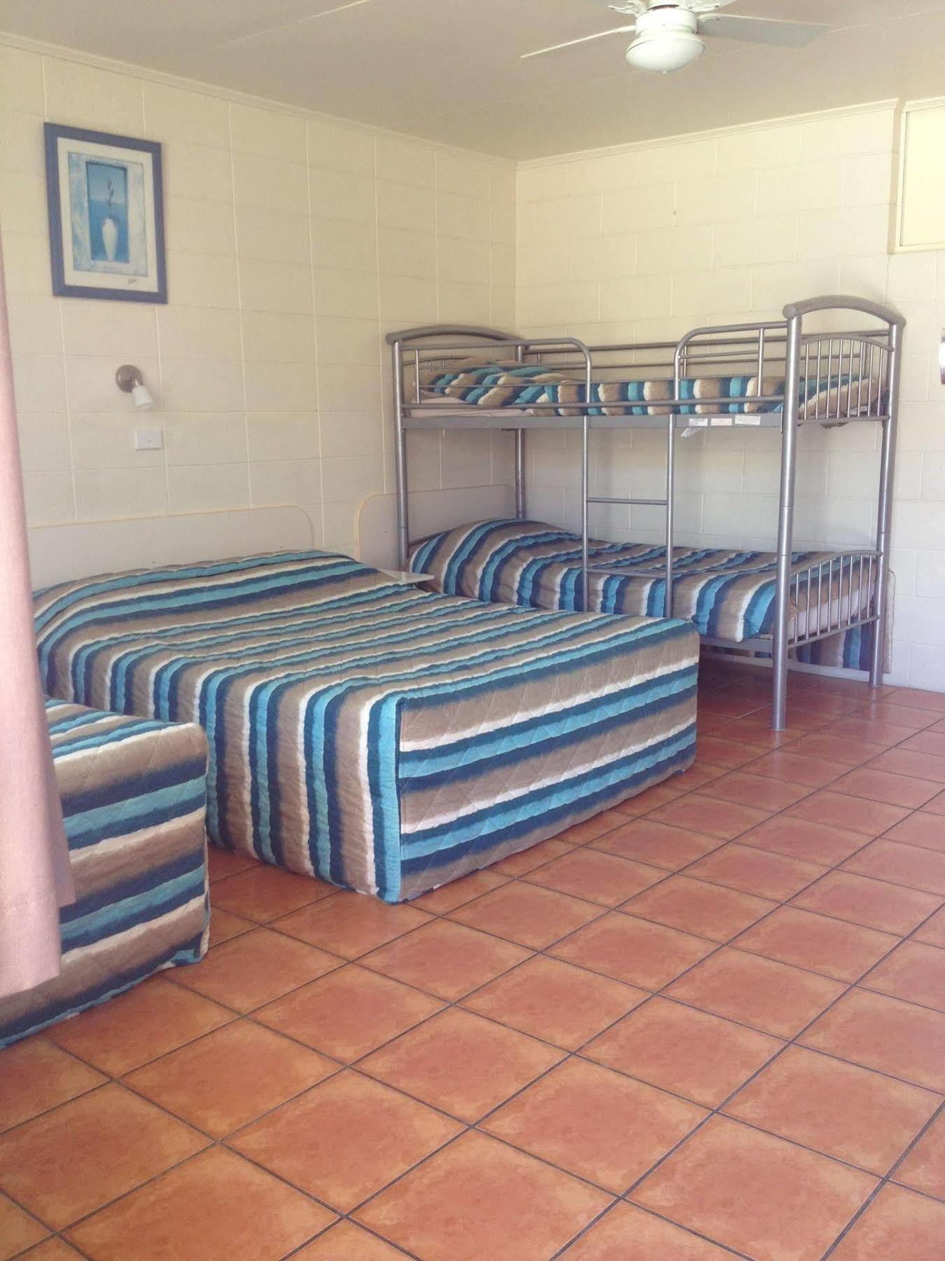 גולד קוסט Sunburst Motel מראה חיצוני תמונה